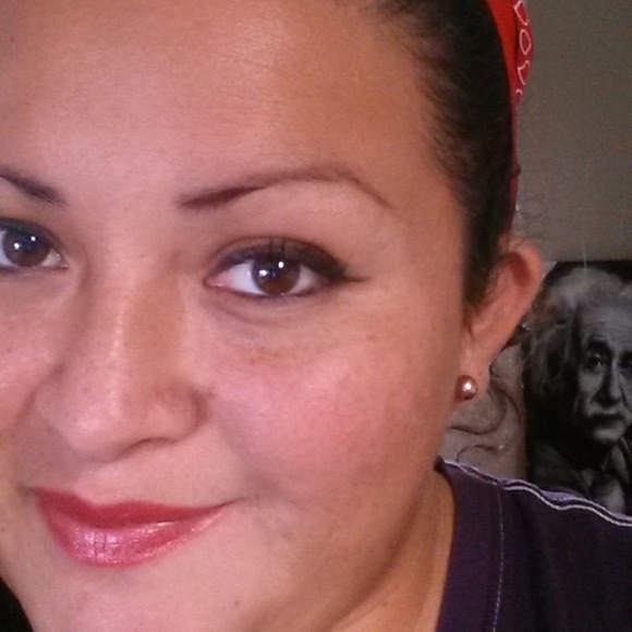 Meet your Posher, Diana - Picture 1 of 3